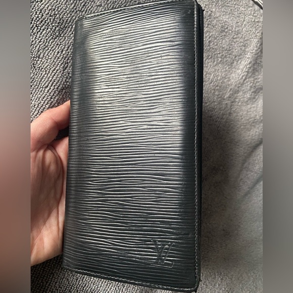 Louis Vuitton Black Epi Brazza Wallet - Picture 8 of 10